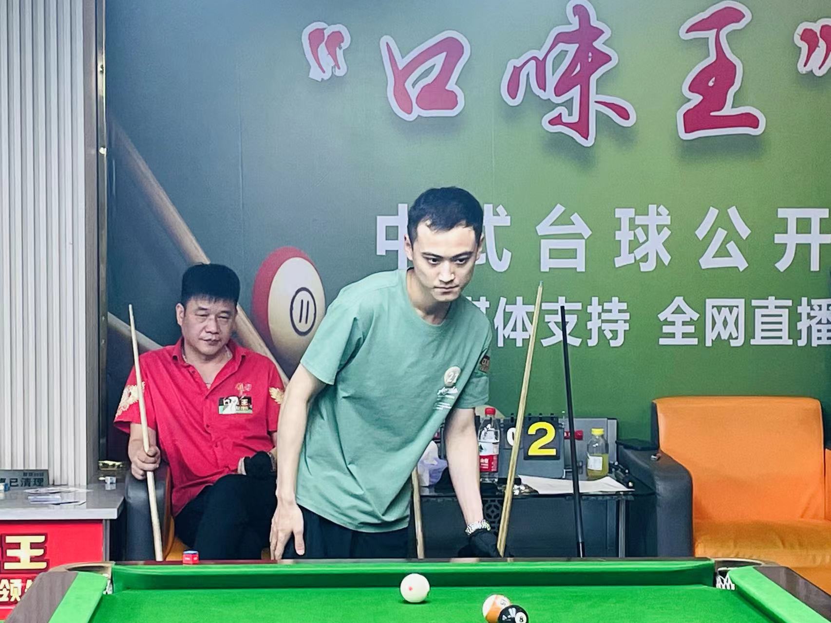 下打了两年 下打了两年